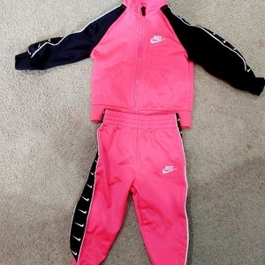 Nike sweatsuit girl toddler 12 months